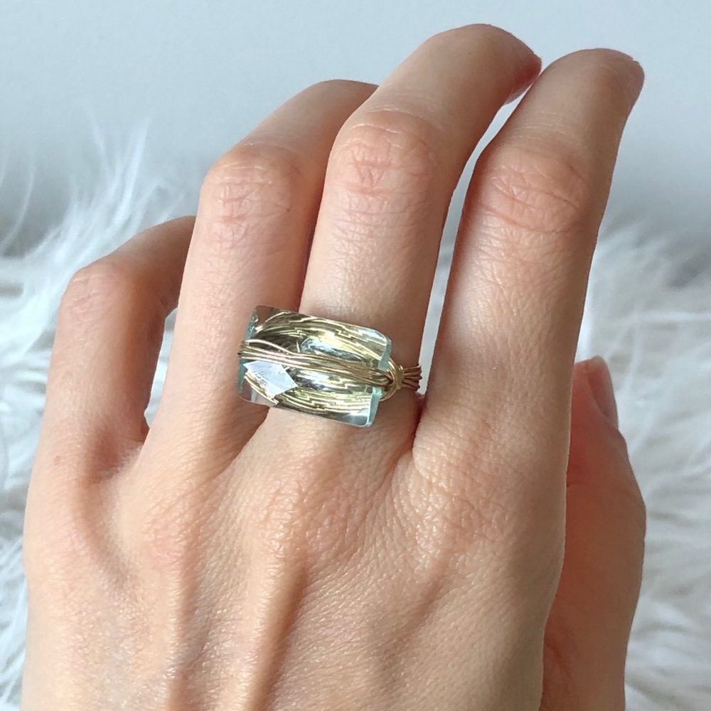 Aquamarine gold wire ring